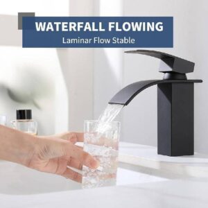 Змішувач для умивальника Epelli Cascade Bali S Nero